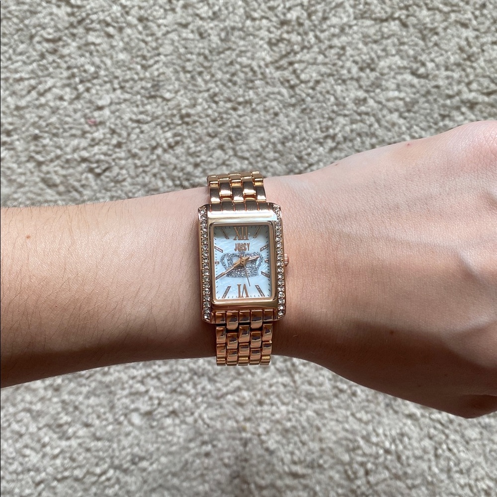 New In Box Working Beautiful Juicy Couture Rose Gold Watch With Rhinestones - Picture 7 of 8